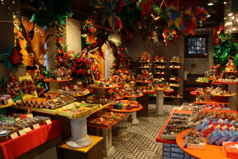 boutique-ILONSE-min_candy_store_chocolate_shop_chocolate_switzerland-393515